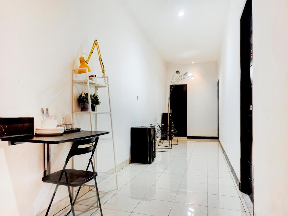 Oyo 90438 Mampang 34 Residence จาการ์ตา ภายนอก รูปภาพ
